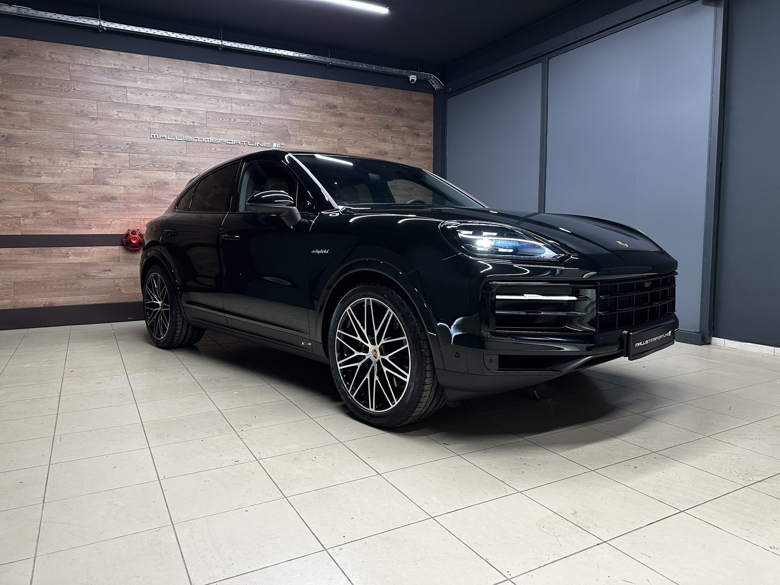 Porsche Cayenne 2026 E-HYBRID COUPE