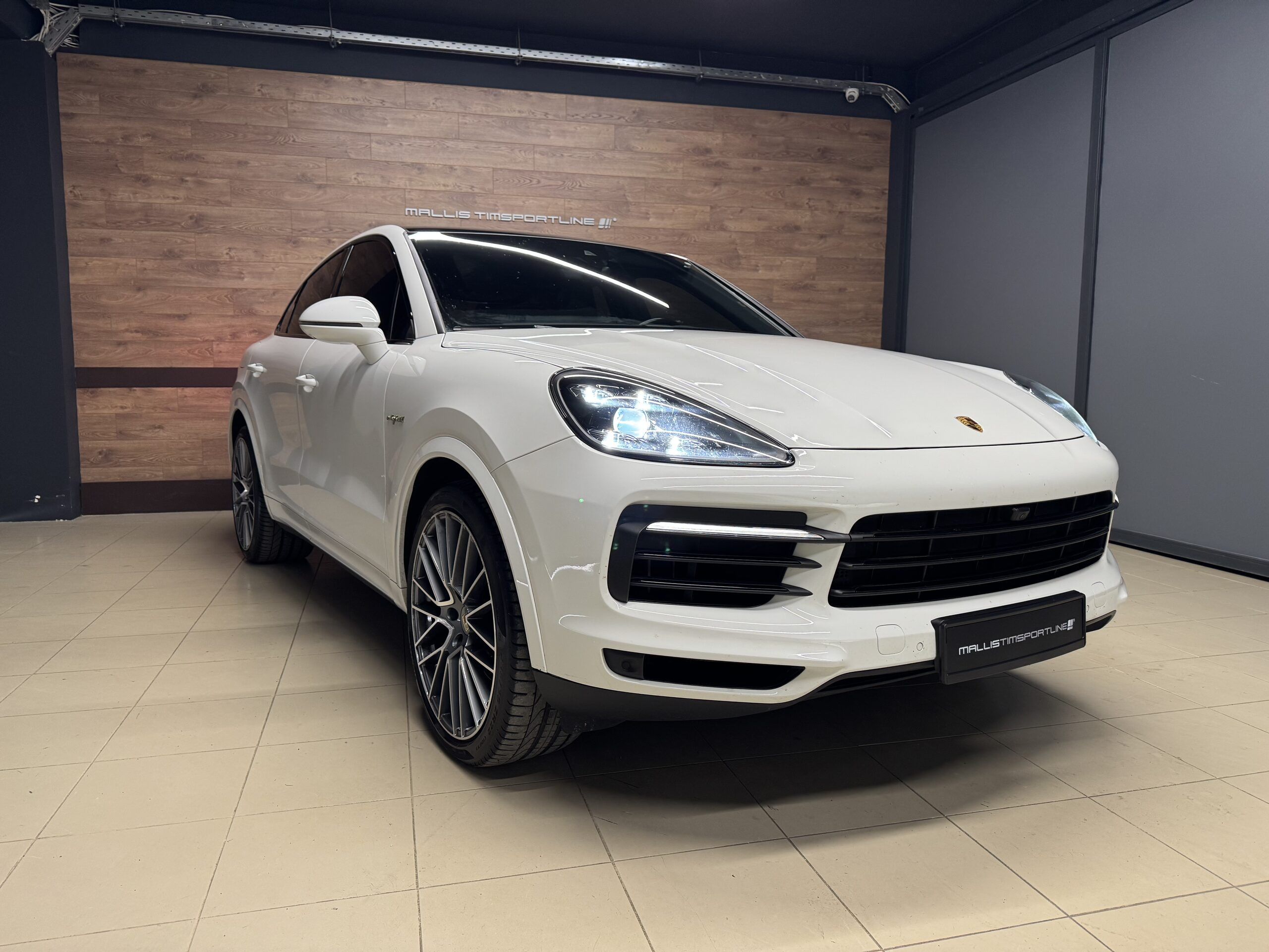 Porsche Cayenne E Hybrid Coupe