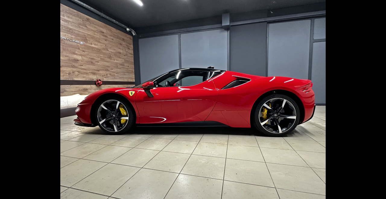 Ferrari SF90 Stradale