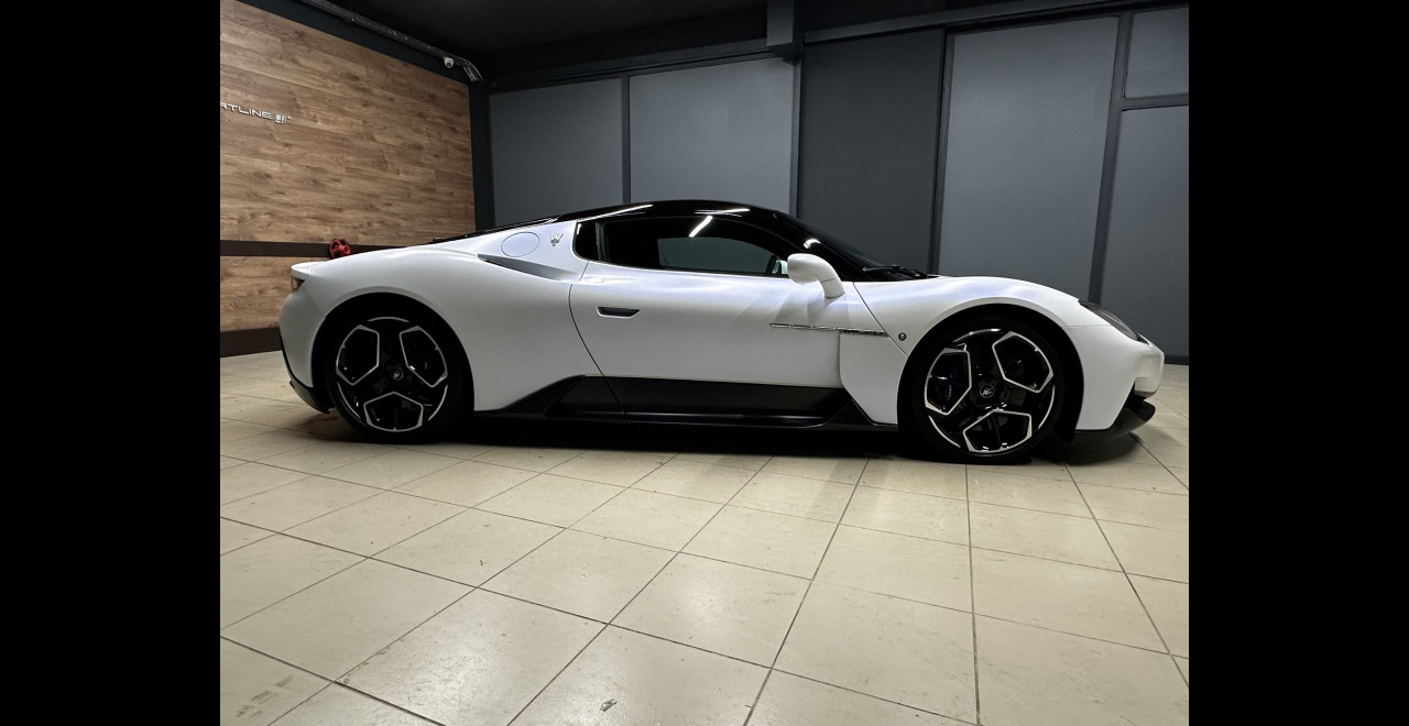 Maserati MC20