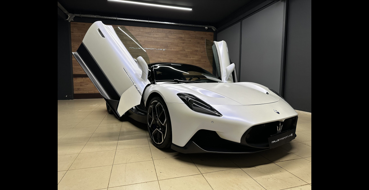 Maserati MC20