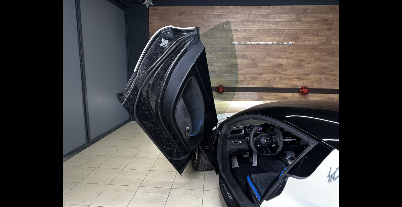 Maserati MC20
