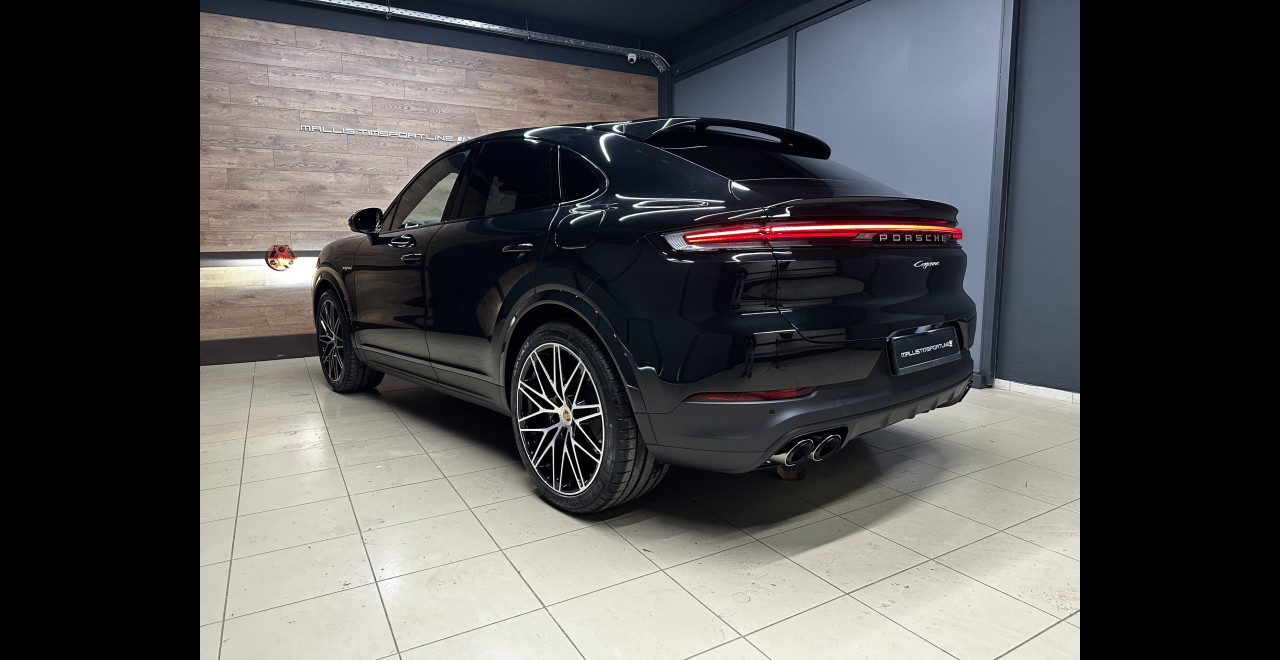 Porsche Cayenne 2026 E-HYBRID COUPE