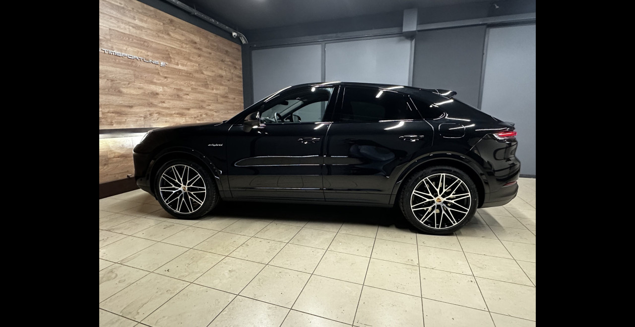 Porsche Cayenne 2026 E-HYBRID COUPE