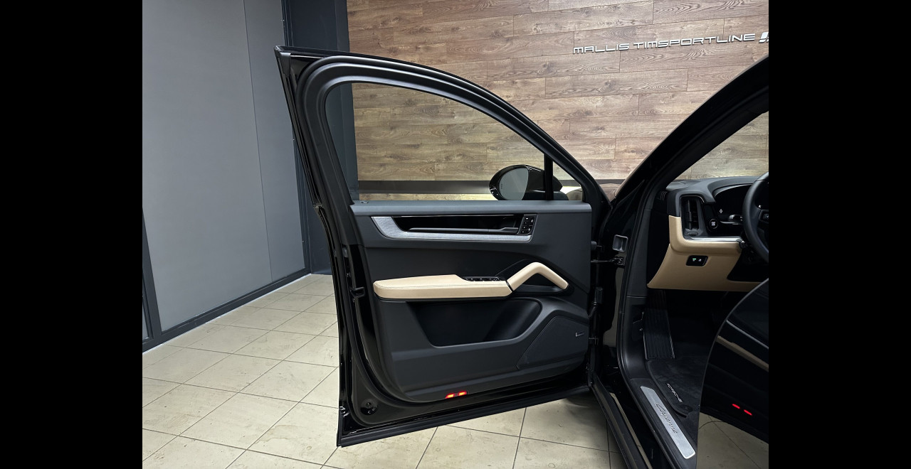 Porsche Cayenne 2026 E-HYBRID COUPE