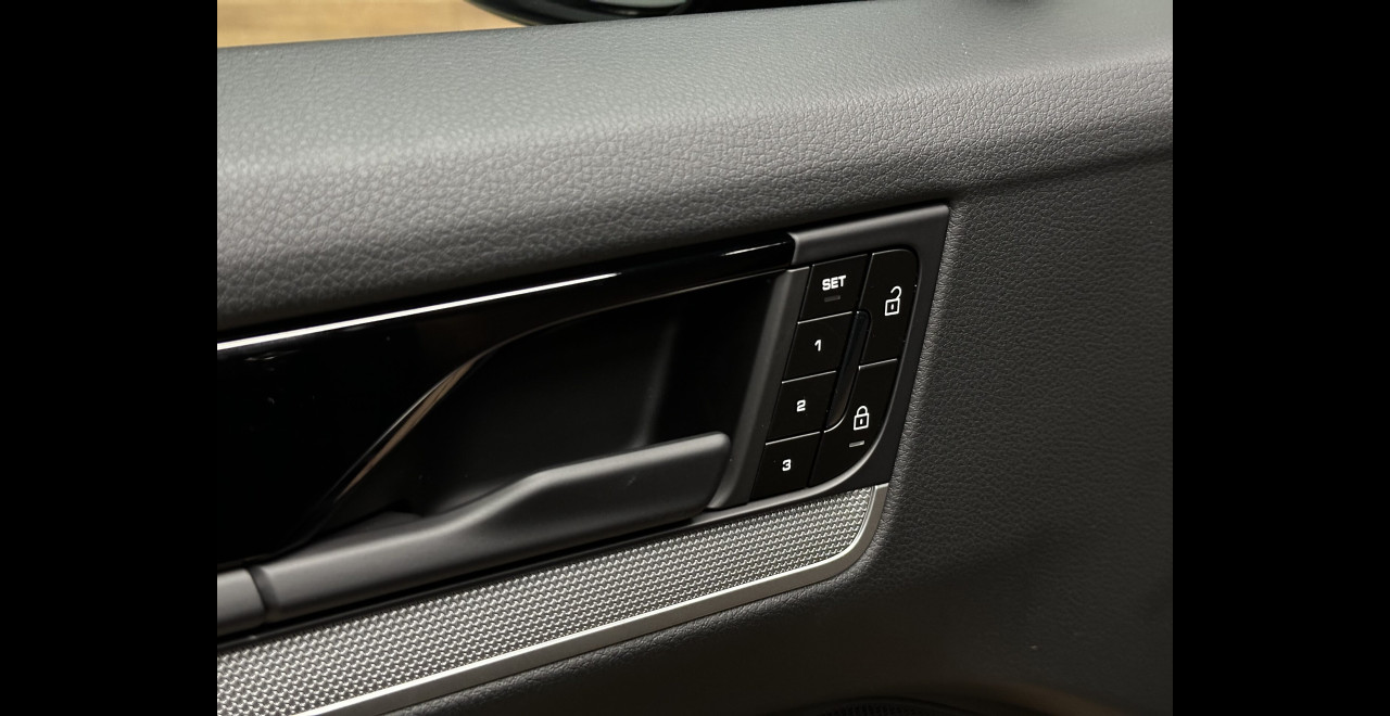Porsche Cayenne 2026 E-HYBRID COUPE