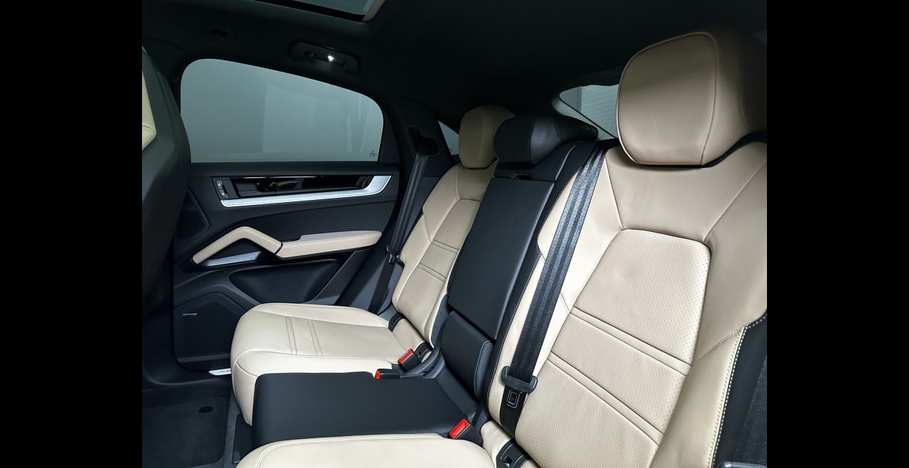 Porsche Cayenne 2026 E-HYBRID COUPE