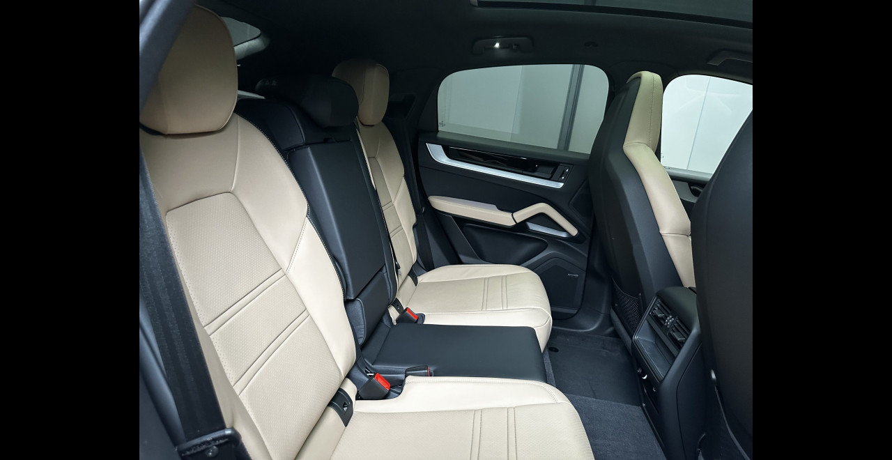 Porsche Cayenne 2026 E-HYBRID COUPE