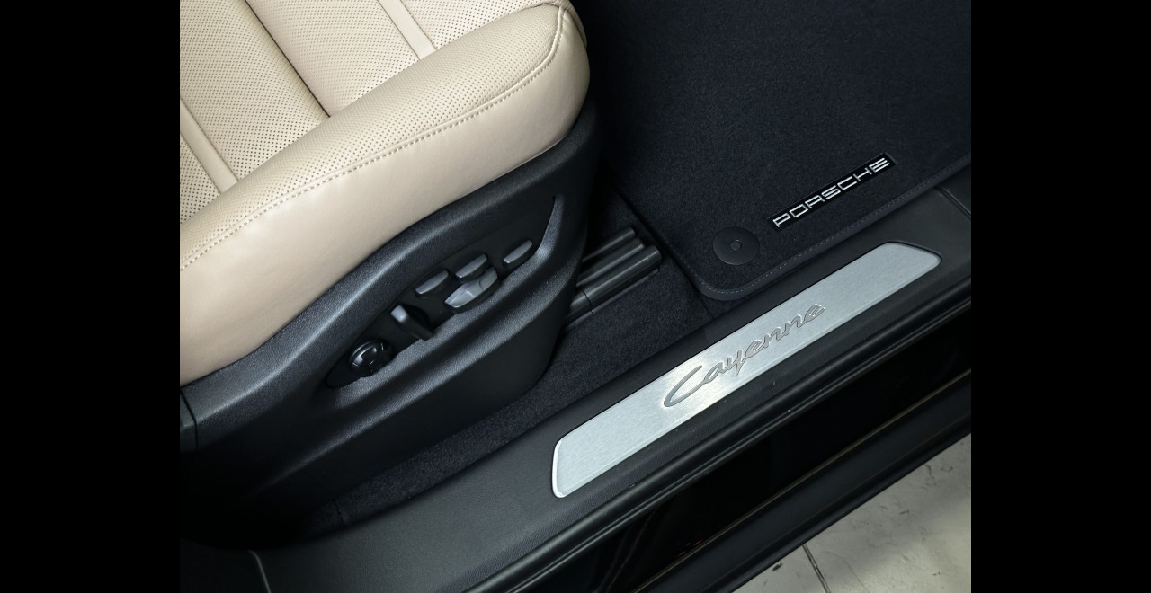 Porsche Cayenne 2026 E-HYBRID COUPE