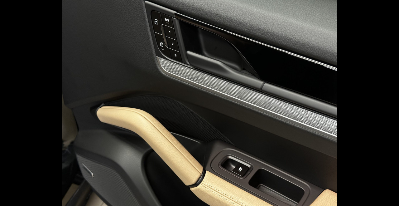 Porsche Cayenne 2026 E-HYBRID COUPE