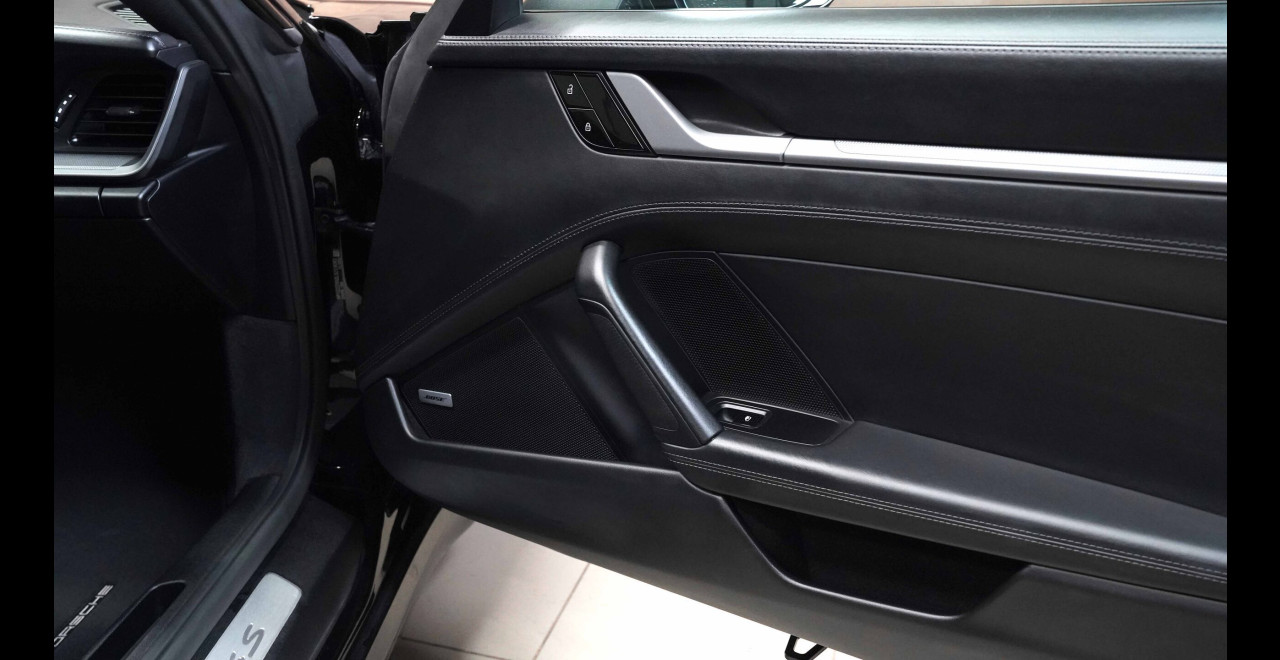 Porsche 992 Carrera 4s Approved