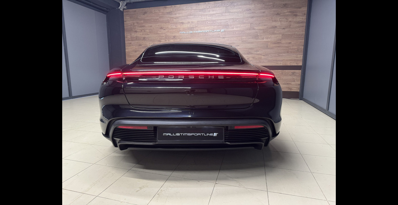 Porsche Taycan Turbo S