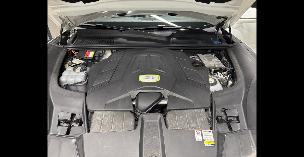 Porsche Cayenne E Hybrid Coupe