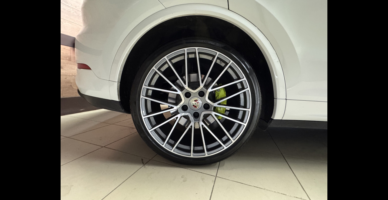 Porsche Cayenne E Hybrid Coupe