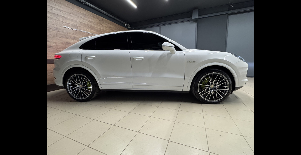 Porsche Cayenne E Hybrid Coupe